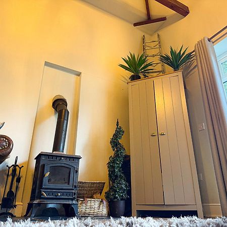 Beautiful Cotswold Couples Retreat Villa Bourton-on-the-Water ภายนอก รูปภาพ