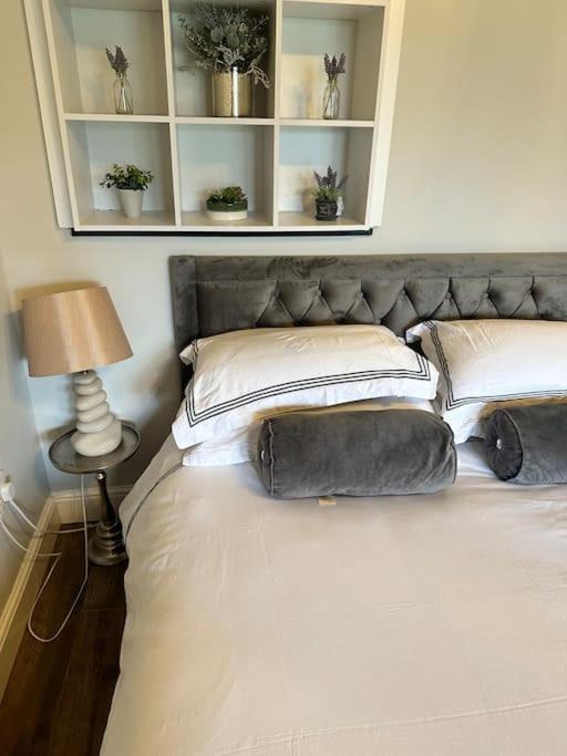 Beautiful Cotswold Couples Retreat Villa Bourton-on-the-Water ภายนอก รูปภาพ