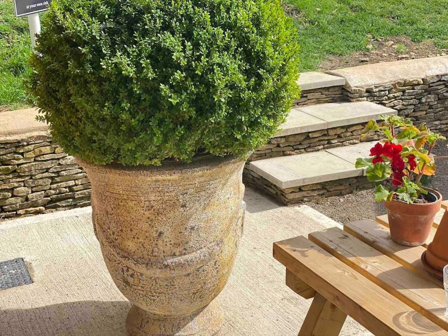 Beautiful Cotswold Couples Retreat Villa Bourton-on-the-Water ภายนอก รูปภาพ